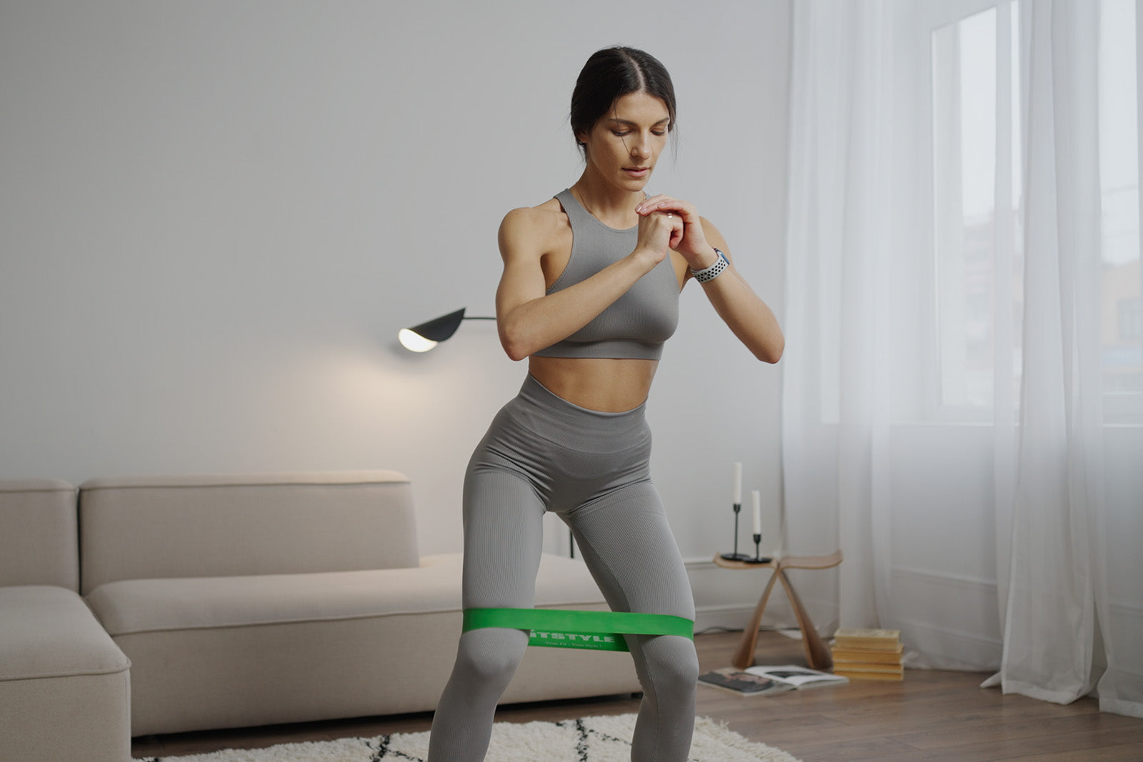 Frau Homeoffice Workout Sport